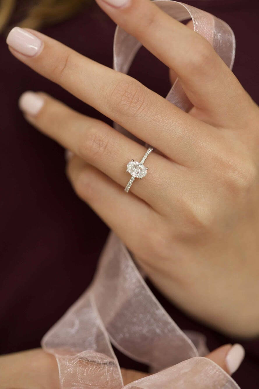 Read more about the article DIAMOND ENGAGEMENT RINGS – COMPLETE GUIDE FOR THE BEGINNER